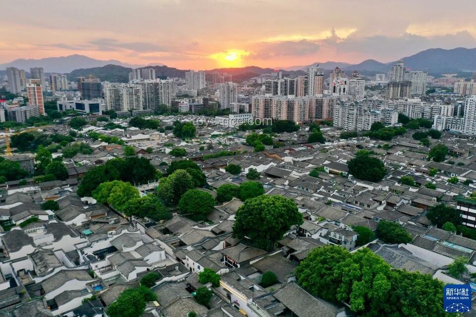 跟随总书记步伐，透视中华文明复兴新态势